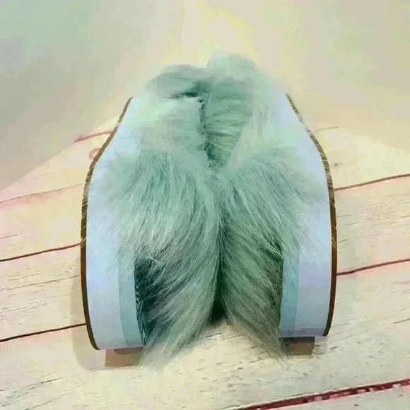 KEDS Slippers/furry sandals, Ladies Size 9.  NEW, Waterproof, synthetic fur BLUE - Picture 3 of 6